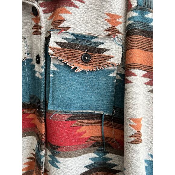 LA MIEL Women’s Aztec Southwestern Blanket Frayed Button Shacket Jacket Sz M - Picture 7 of 13